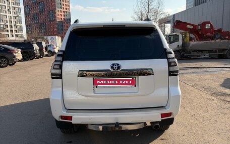 Toyota Land Cruiser Prado 150 рестайлинг 2, 2022 год, 7 950 000 рублей, 4 фотография