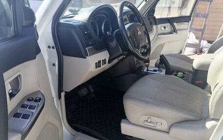 Mitsubishi Pajero IV, 2019 год, 4 000 000 рублей, 19 фотография