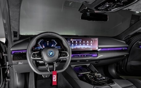 BMW 5 серия, 2025 год, 18 180 000 рублей, 10 фотография