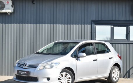 Toyota Auris II, 2011 год, 919 999 рублей, 2 фотография