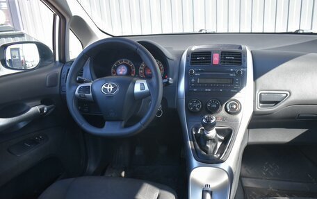 Toyota Auris II, 2011 год, 919 999 рублей, 12 фотография
