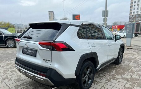 Toyota RAV4, 2022 год, 3 350 000 рублей, 5 фотография