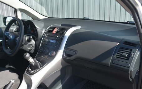 Toyota Auris II, 2011 год, 919 999 рублей, 21 фотография