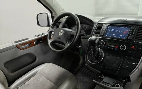 Volkswagen Multivan T5, 2006 год, 1 574 500 рублей, 10 фотография