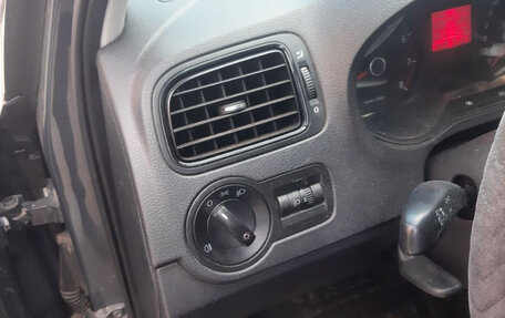 Volkswagen Polo VI (EU Market), 2013 год, 600 000 рублей, 13 фотография