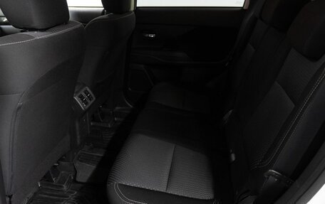 Mitsubishi Outlander III рестайлинг 3, 2020 год, 2 499 000 рублей, 16 фотография