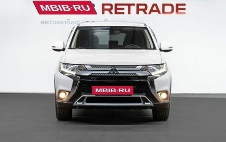 Mitsubishi Outlander III рестайлинг 3, 2020 год, 2 499 000 рублей, 3 фотография