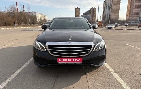 Mercedes-Benz E-Класс, 2019 год, 2 850 000 рублей, 1 фотография