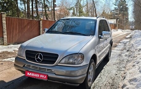 Mercedes-Benz M-Класс, 1998 год, 700 000 рублей, 1 фотография