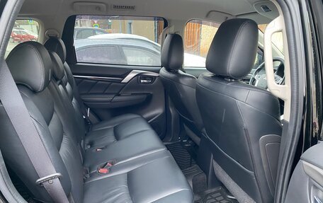 Mitsubishi Pajero Sport III рестайлинг, 2017 год, 3 100 000 рублей, 4 фотография