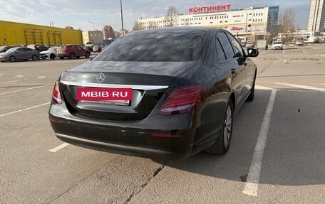 Mercedes-Benz E-Класс, 2019 год, 2 850 000 рублей, 4 фотография