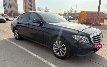 Mercedes-Benz E-Класс, 2019 год, 2 850 000 рублей, 2 фотография