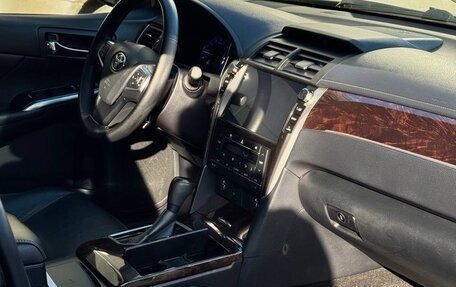 Toyota Camry, 2017 год, 2 200 000 рублей, 11 фотография