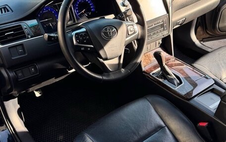 Toyota Camry, 2017 год, 2 200 000 рублей, 15 фотография