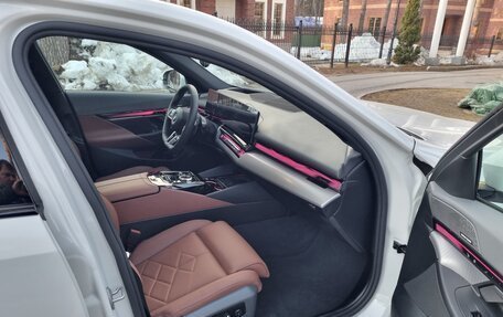 BMW 5 серия, 2025 год, 8 400 000 рублей, 23 фотография