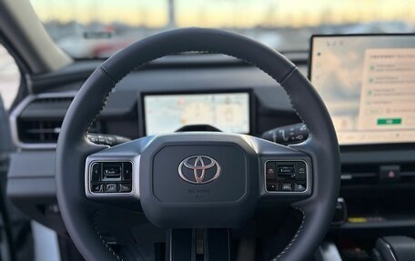 Toyota RAV4, 2025 год, 4 590 000 рублей, 11 фотография