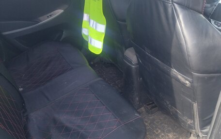 Hyundai Solaris II рестайлинг, 2015 год, 750 000 рублей, 6 фотография