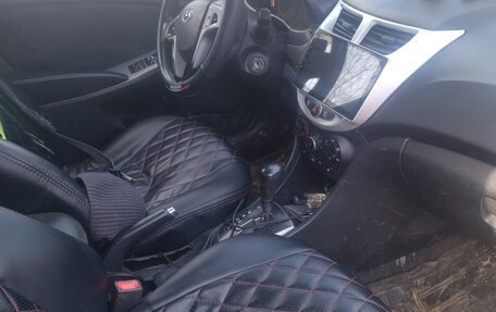 Hyundai Solaris II рестайлинг, 2015 год, 750 000 рублей, 5 фотография