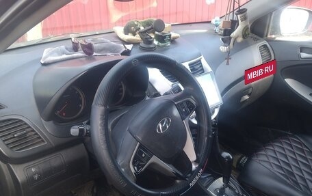 Hyundai Solaris II рестайлинг, 2015 год, 750 000 рублей, 7 фотография