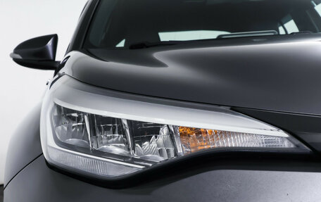 Toyota C-HR I рестайлинг, 2020 год, 2 099 000 рублей, 21 фотография