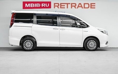 Toyota Esquire I, 2014 год, 2 070 000 рублей, 5 фотография