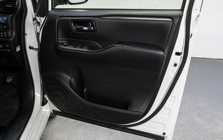 Toyota Esquire I, 2014 год, 2 070 000 рублей, 11 фотография