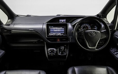 Toyota Esquire I, 2014 год, 2 070 000 рублей, 19 фотография