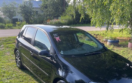 Volkswagen Golf V, 2004 год, 590 000 рублей, 3 фотография