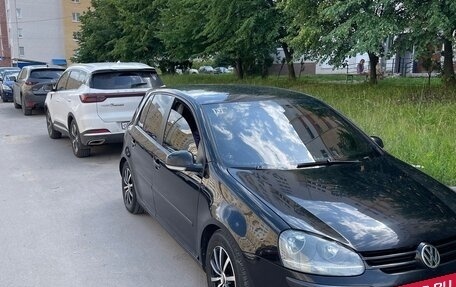 Volkswagen Golf V, 2004 год, 590 000 рублей, 2 фотография