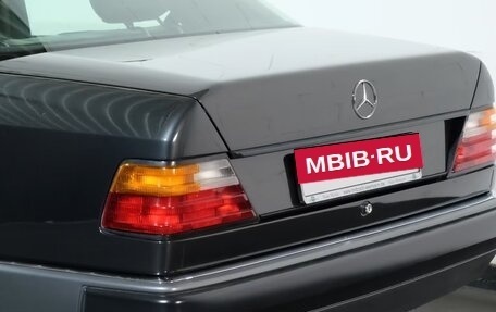 Mercedes-Benz E-Класс, 1993 год, 13 500 000 рублей, 4 фотография