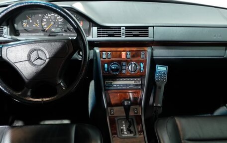 Mercedes-Benz E-Класс, 1993 год, 13 500 000 рублей, 7 фотография