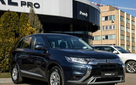 Mitsubishi Outlander III рестайлинг 3, 2021 год, 2 498 000 рублей, 2 фотография