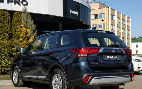 Mitsubishi Outlander III рестайлинг 3, 2021 год, 2 498 000 рублей, 5 фотография