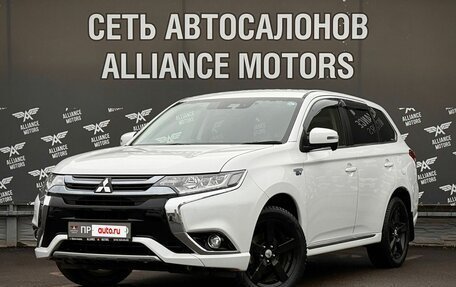 Mitsubishi Outlander III рестайлинг 3, 2018 год, 2 475 000 рублей, 3 фотография