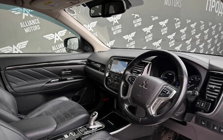 Mitsubishi Outlander III рестайлинг 3, 2018 год, 2 475 000 рублей, 9 фотография