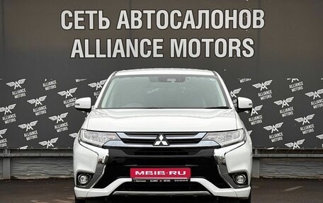 Mitsubishi Outlander III рестайлинг 3, 2018 год, 2 475 000 рублей, 2 фотография