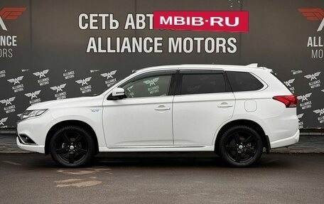 Mitsubishi Outlander III рестайлинг 3, 2018 год, 2 475 000 рублей, 4 фотография