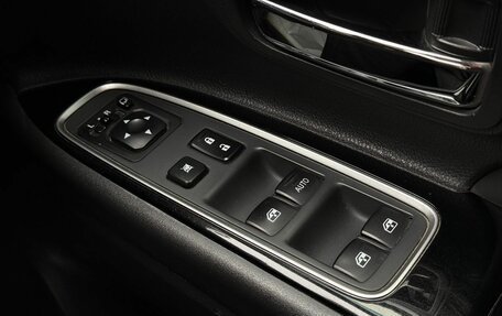 Mitsubishi Outlander III рестайлинг 3, 2018 год, 2 475 000 рублей, 20 фотография