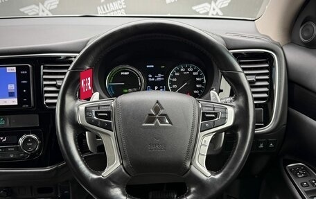 Mitsubishi Outlander III рестайлинг 3, 2018 год, 2 475 000 рублей, 14 фотография