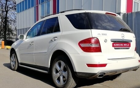 Mercedes-Benz M-Класс, 2010 год, 1 990 000 рублей, 3 фотография