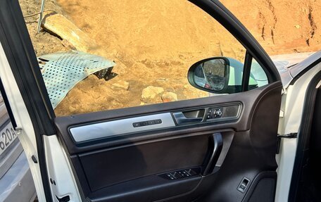 Volkswagen Touareg III, 2011 год, 2 290 000 рублей, 14 фотография