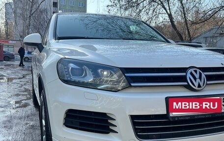 Volkswagen Touareg III, 2011 год, 2 290 000 рублей, 4 фотография