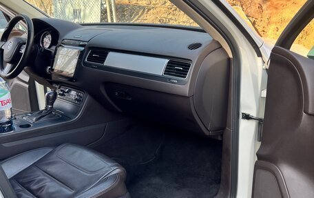 Volkswagen Touareg III, 2011 год, 2 290 000 рублей, 27 фотография