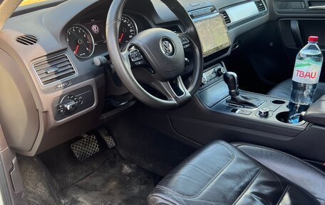 Volkswagen Touareg III, 2011 год, 2 290 000 рублей, 15 фотография