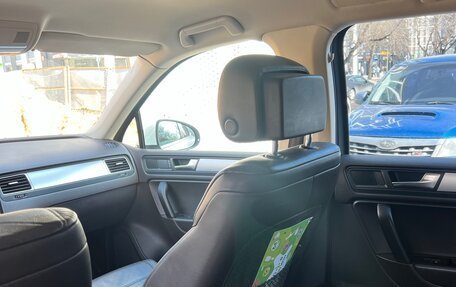 Volkswagen Touareg III, 2011 год, 2 290 000 рублей, 20 фотография