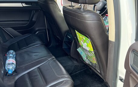 Volkswagen Touareg III, 2011 год, 2 290 000 рублей, 24 фотография