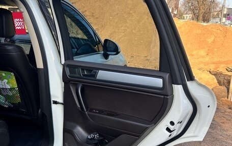 Volkswagen Touareg III, 2011 год, 2 290 000 рублей, 23 фотография