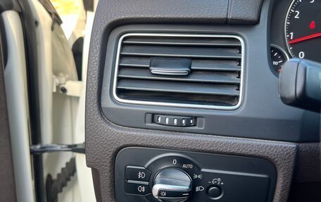 Volkswagen Touareg III, 2011 год, 2 290 000 рублей, 34 фотография