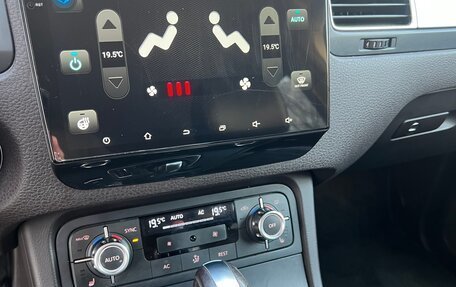 Volkswagen Touareg III, 2011 год, 2 290 000 рублей, 32 фотография