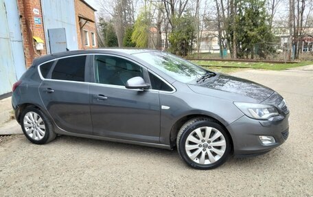Opel Astra J, 2010 год, 759 000 рублей, 2 фотография